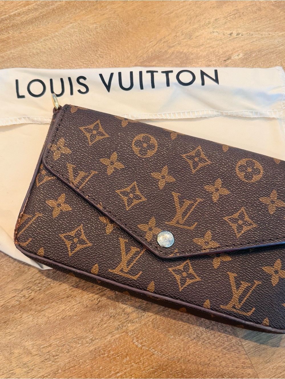 Louis Vuitton Crossbody/Clutch